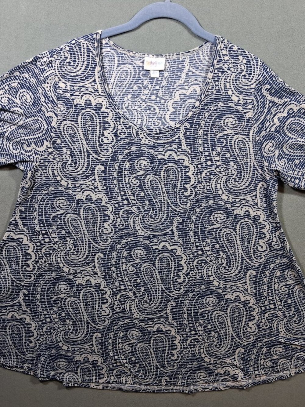 Women's XL Lularoe Perfect Tee Blue/Cream Paisley Yoga Workout Casual